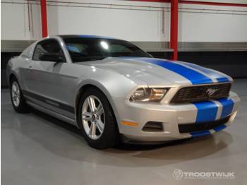 Lengvasis automobilis Ford Mustang 4.0L V6 Coupe: foto 1