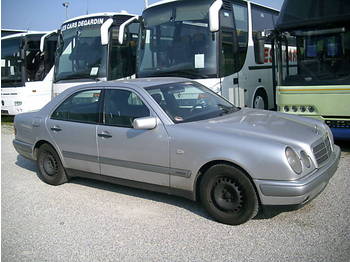 Mercedes-Benz E 300 TD Elegance - Lengvasis automobilis