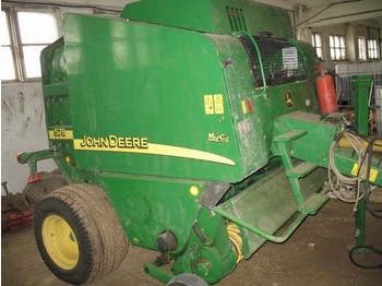 John Deere 5782 - Žemės ūkio technika