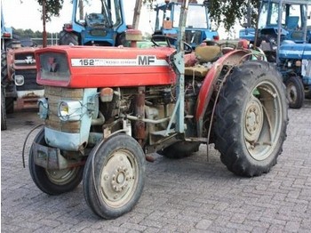 Traktorius Massey Ferguson 152: foto 1