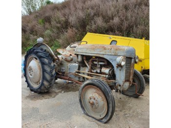 Traktorius Massey Ferguson TE20: foto 1