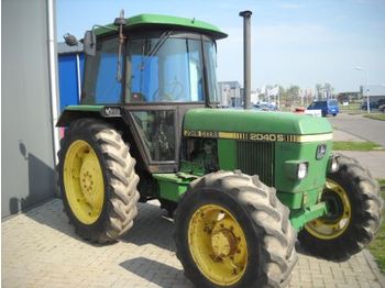 John Deere 2040S - Traktorius