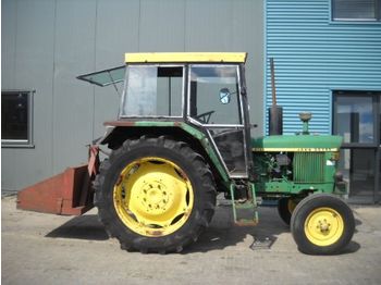 John Deere 2130 - Traktorius