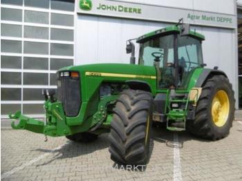 John Deere 8200 - Traktorius