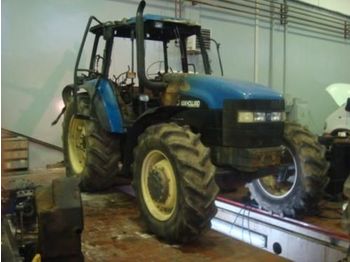 NEW HOLLAND 8560 - Traktorius